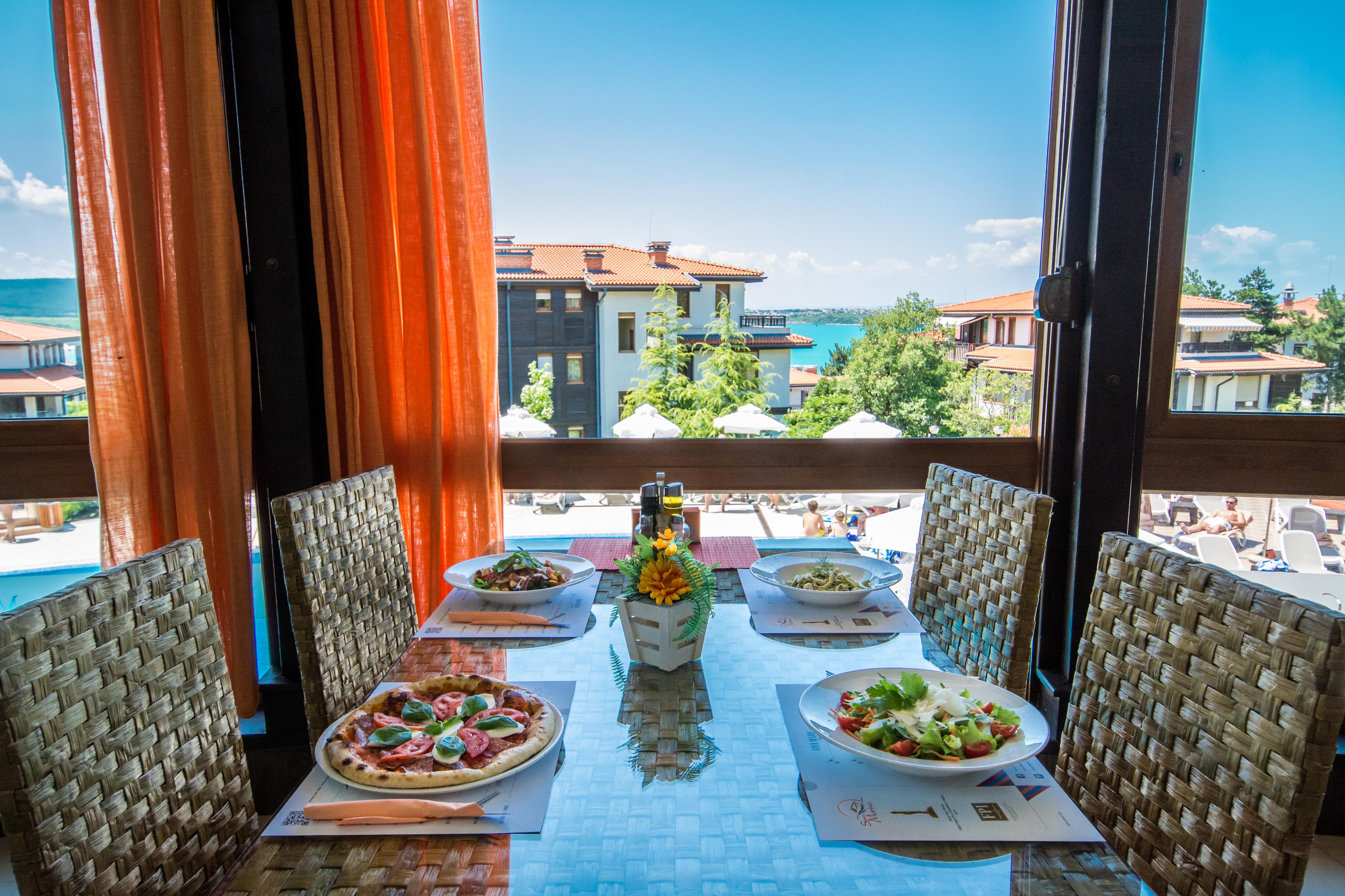 Santa Marina Holiday Village Sozopol Bagian luar foto
